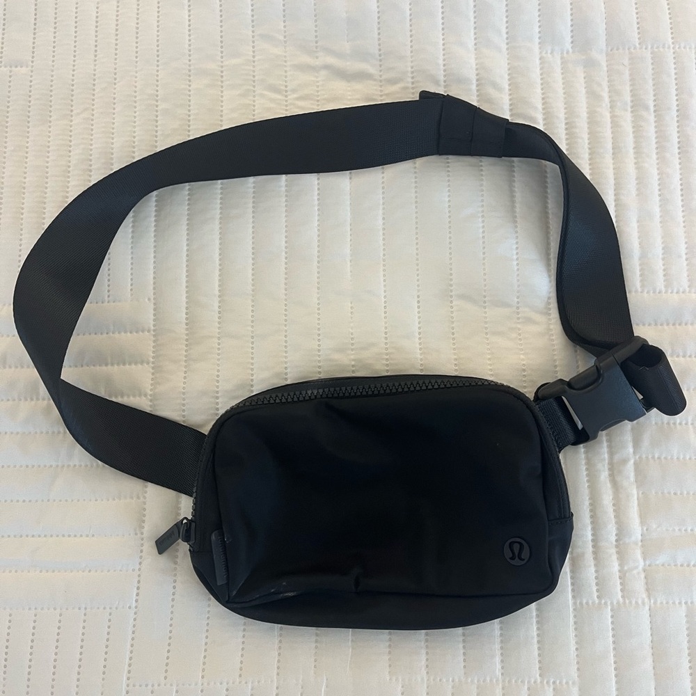 lululemon athletica Black Belt Bag